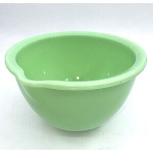 Glass Mixing Bowl Green Jadeite-Style w/Pour Spout Unmarked‎ VTG MCM 1960s